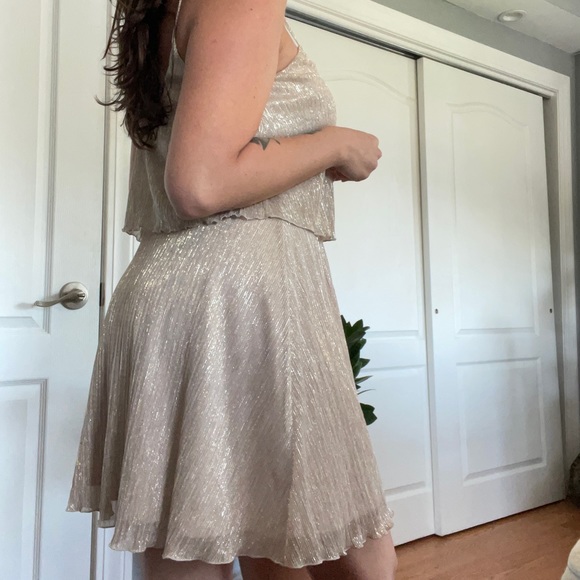 Guess Cocktail Champagne Gold Holiday Dress Size 4 - Picture 2 of 5